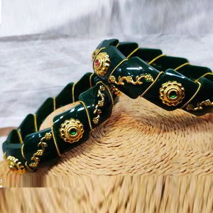 Зелёный индийский браслет со стразами
