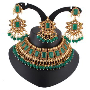 Зелёное и золотое индийское украшение на шею со стразами