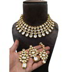 *Молочное и золотое индийское украшение на шею с искусственными камнями