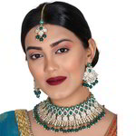 *Зелёное и золотое индийское украшение на шею со стразами