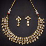 *Молочное и золотое индийское украшение на шею с искусственными камнями, перламутровыми бусинками