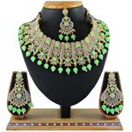 *Зелёное и золотое индийское украшение на шею со стразами, перламутровыми бусинками