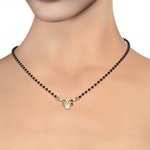 *Серебристое и золотое индийское свадебное украшение (мангалсутра) со стразами