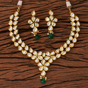 Молочное и золотое индийское украшение на шею со стразами, искусственными камнями