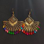 *Разноцветные и золотые индийские серьги с бисером