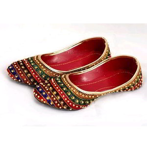 Разноцветная индийская женская обувь, украшенная вышивкой