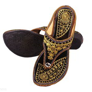 Чёрная и серая индийская женская обувь