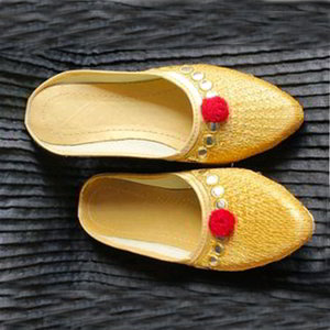 Золотая индийская женская обувь с кусочками зеркалец