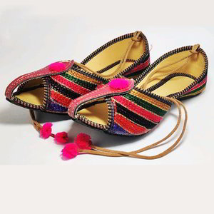 Разноцветная индийская женская обувь