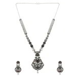 *Бордовое, серебристое и красное индийское украшение на шею со стразами