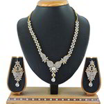 *Молочное и золотое индийское украшение на шею со стразами