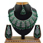 *Зелёное и золотое индийское украшение на шею со стразами