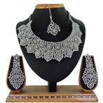 *Молочное и золотое индийское украшение на шею со стразами