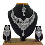 *Молочное и серебристое индийское украшение на шею со стразами