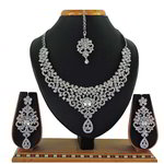 *Молочное и серебристое индийское украшение на шею со стразами