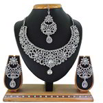 *Молочное и серебристое индийское украшение на шею со стразами