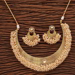 *Молочное и золотое латунное индийское украшение на шею с перламутровыми бусинками