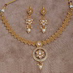 *Бежевое, коричневое и золотое латунное индийское украшение на шею с искусственными камнями, бисером, перламутровыми бусинками