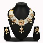 *Золотое индийское украшение на шею с искусственными камнями, перламутровыми бусинками