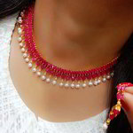 *Молочное и золотое индийское украшение на шею со стразами