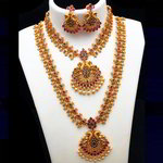 *Бордовое, золотое и красное индийское украшение на шею со стразами