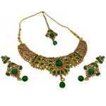 *Зелёное и золотое индийское украшение на шею со стразами, искусственными камнями
