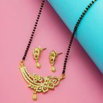 *Молочное и золотое индийское свадебное украшение (мангалсутра) со стразами