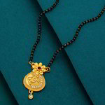 *Молочное и золотое индийское свадебное украшение (мангалсутра) со стразами