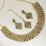 *Чёрное, золотое и серое индийское украшение на шею со стразами