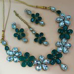 *Золотое и синее индийское украшение на шею с искусственными камнями