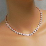 *Молочное и золотое индийское украшение на шею со стразами