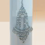 *Молочное и серебристое индийское украшение на голову (манг-тика) со стразами