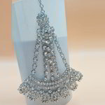 *Молочное и золотое индийское украшение на голову (манг-тика) со стразами