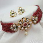 *Молочное и золотое индийское украшение на шею со стразами, перламутровыми бусинками