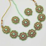 *Зелёное и золотое индийское украшение на шею со стразами