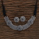 *Серебристое латунное индийское украшение на шею со стразами