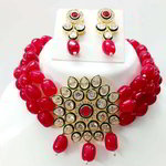 *Молочное и золотое индийское украшение на шею со стразами