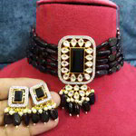 *Молочное и золотое индийское украшение на шею со стразами