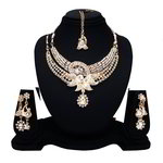 *Молочное и золотое индийское украшение на шею со стразами