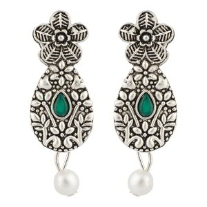 Серебристое и зелёное индийское украшение на шею со стразами