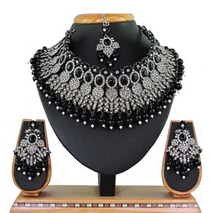 Чёрное, золотое и серое индийское украшение на шею со стразами