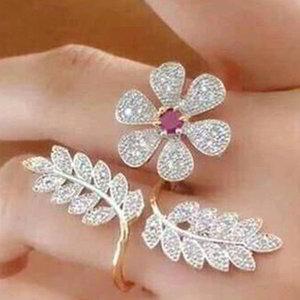 Молочное и золотое латунное женское индийское кольцо со стразами