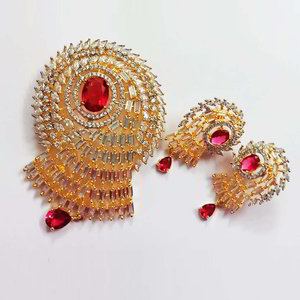 Золотой и розовый индийский кулон на шею со стразами