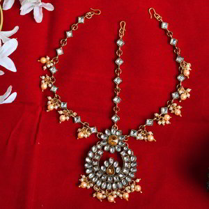 Молочное, цвета меди и золотое медное индийское украшение на голову (манг-тика) с искусственными камнями
