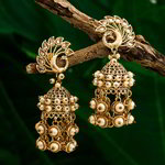 *Молочные и золотые индийские серьги с искусственными камнями