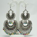 *Разноцветные и серебристые индийские серьги с бисером