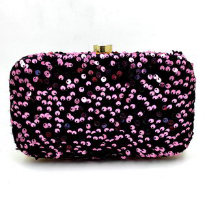 Розовая женская сумочка-клатч с пайетками