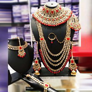 Бордовый, золотой и красный набор свадебных индийских украшений с бисером