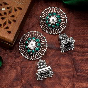 Серебристые и зелёные индийские серьги с искусственными камнями
