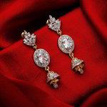 *Молочное, серебристое и золотое индийское украшение на шею со стразами